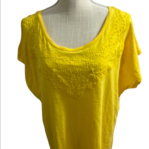 ▪️NWT INTRO Yellow Shirt with Embroidered Accent - Picture 2 of 10